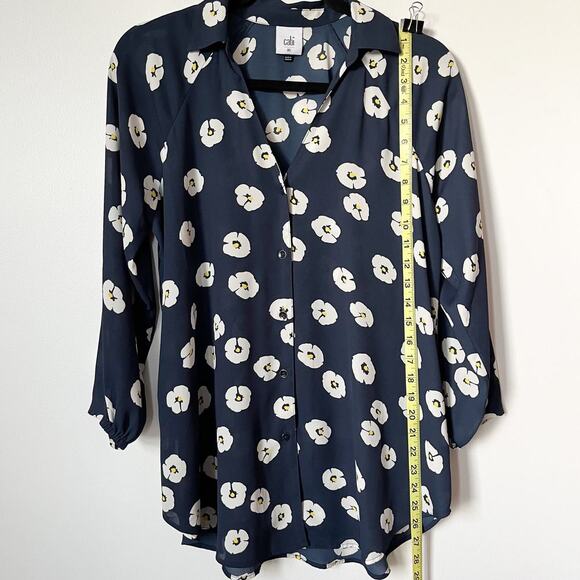 Cabi Go To Button Up Floral Blouse Navy Blue Womens XS #5705 Office Spring - Picture 7 of 10